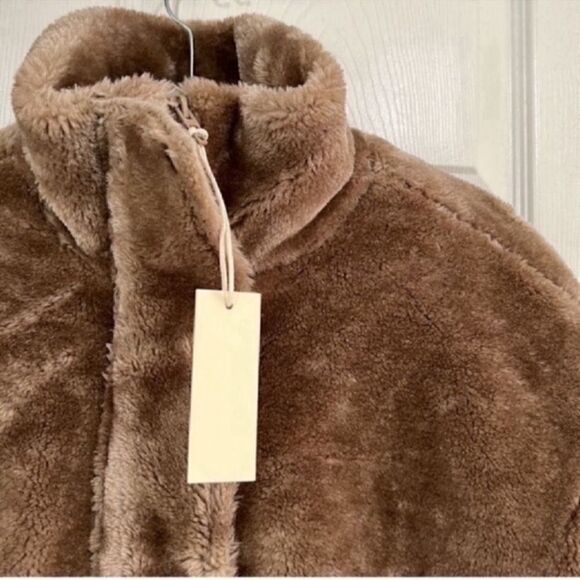BLANKNYC Sherpa Tan Oversized
Jacket(Size XS) - Picture 5 of 9